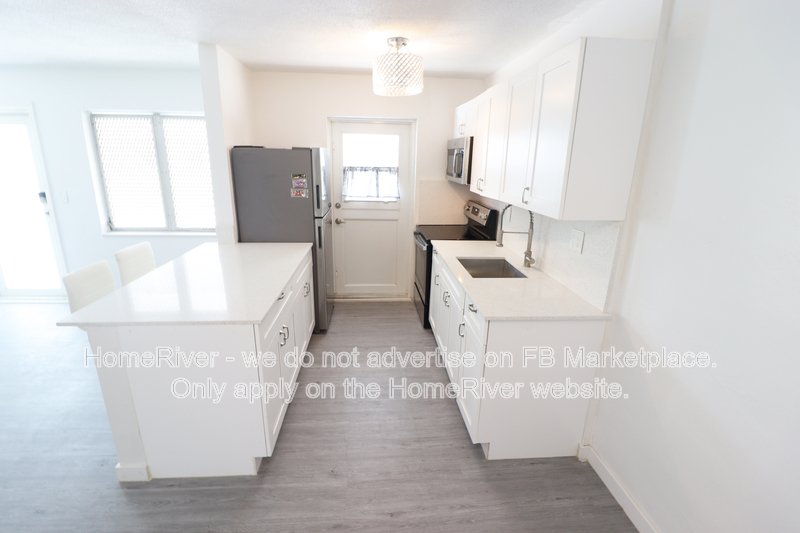 Now Available -  900 6TH ST APT 3, MIAMI BEACH FL 33139 property image