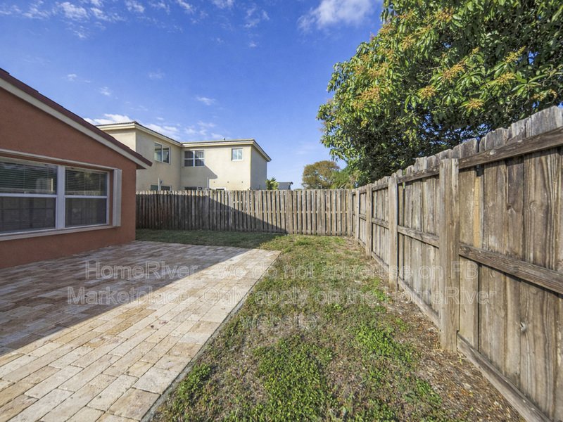 Move-in Ready! 1921 SE 15th St, Homestead, FL property image