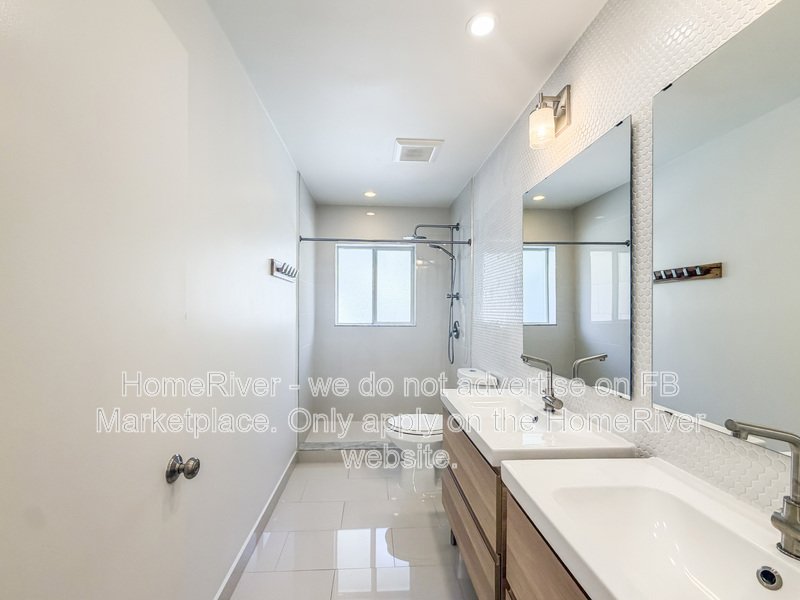 Move In Ready! 2221 NE 32ND CT, LIGHTHOUSE POINT FL 33064 property image