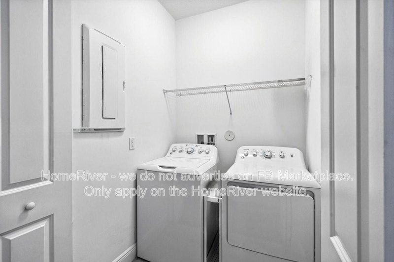 Pristine Gated Chapel Grove Contemporary 3 Bedroom 2.5 Modern Bath! property image