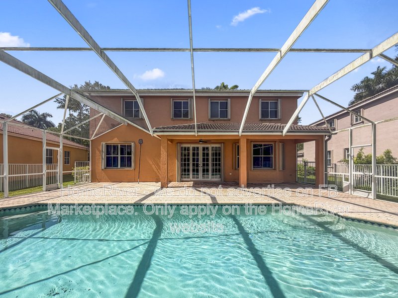Pool | Pet Friendly | Fenced property image