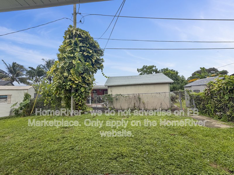EFFICIENCY | 1 PARKING SPACE | WATER & ELECTRIC INCLUDED property image