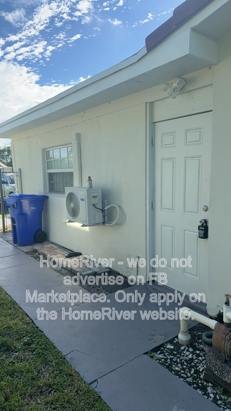 EFFICIENCY | 1 PARKING SPACE | WATER & ELECTRIC INCLUDED property image